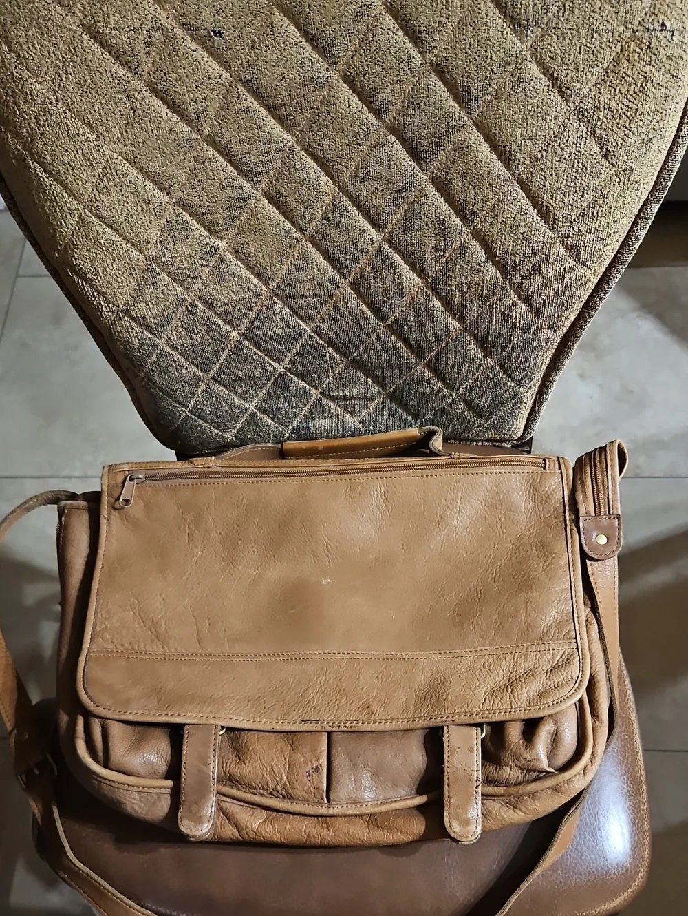Wilsons Leather Tan Pebbled Leather Crossbody Shoulder Messenger Bag Briefcase
